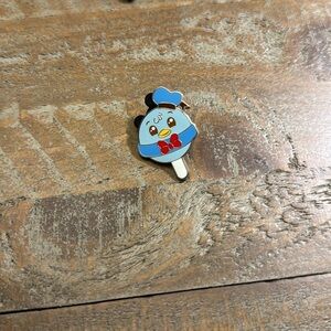 Disney pin trading Donald Duck lollipop